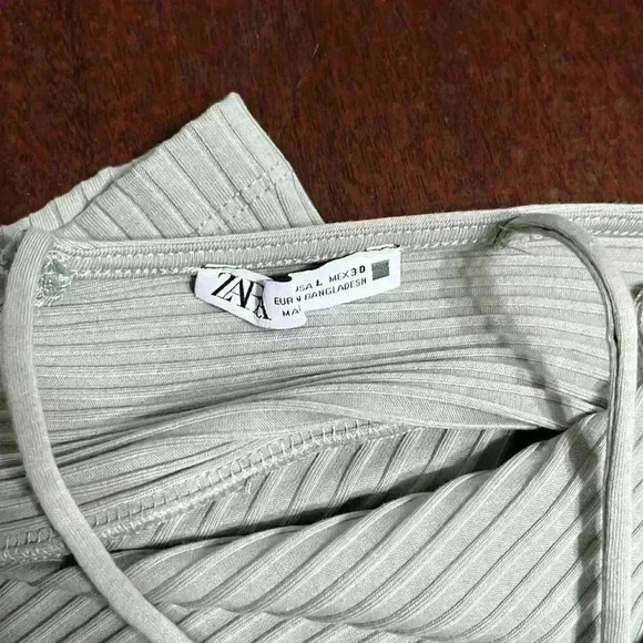 Zara Backless Sage Green Top - Picture 3 of 3